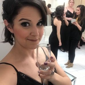 Meet your Posher, Adrienne